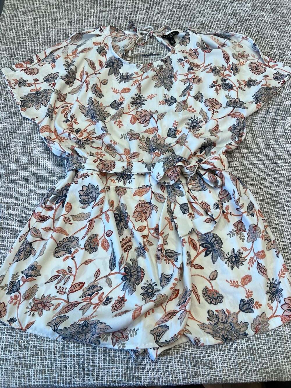 Jessica Simpson Dolly Romper Size L Floral Tie Belt 100% Polyester